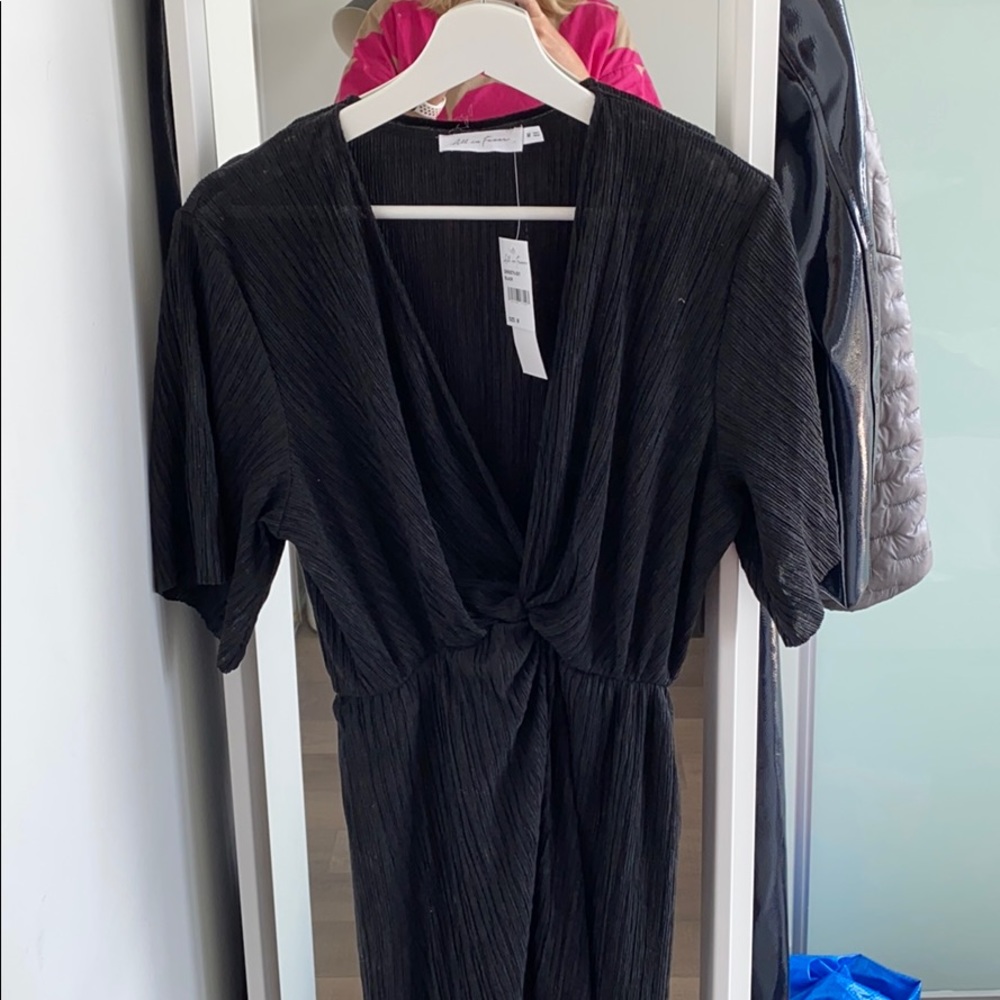 BLACK KNOT FRONT DRESS